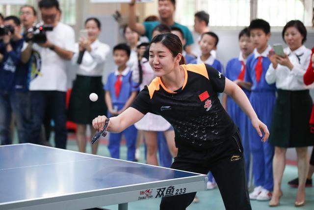 后腰对禁区 后腰对禁区